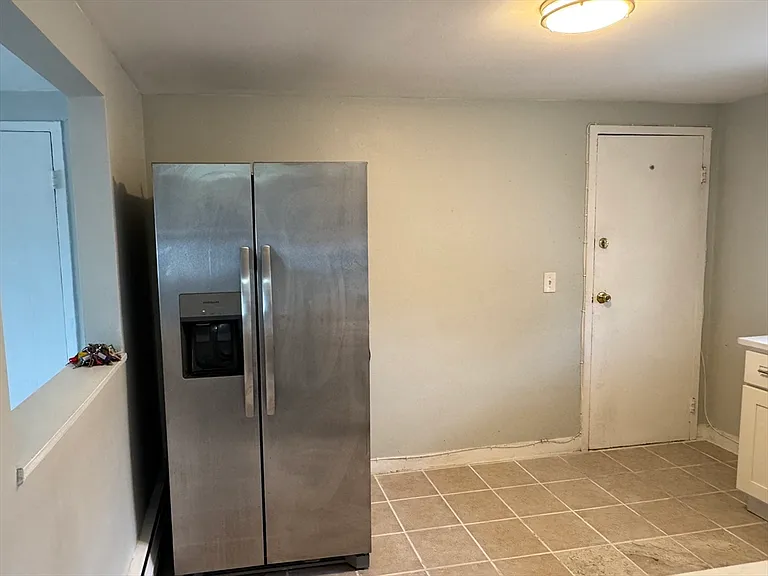12 Essex St #5 — Photo 8