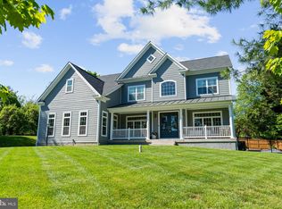 12201 Fox Valley Ct, Oakton, VA 22124