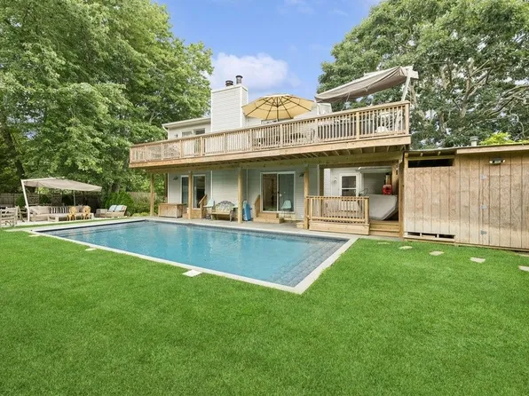 161 Monroe Dr, Montauk, NY 11954