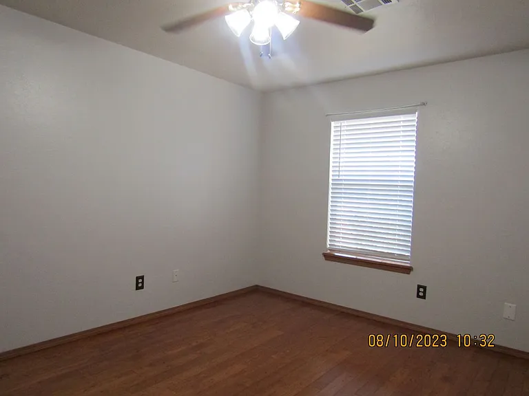 305 E Seminole St — Photo 19