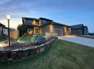 3424 2nd St E, West Fargo, ND 58078