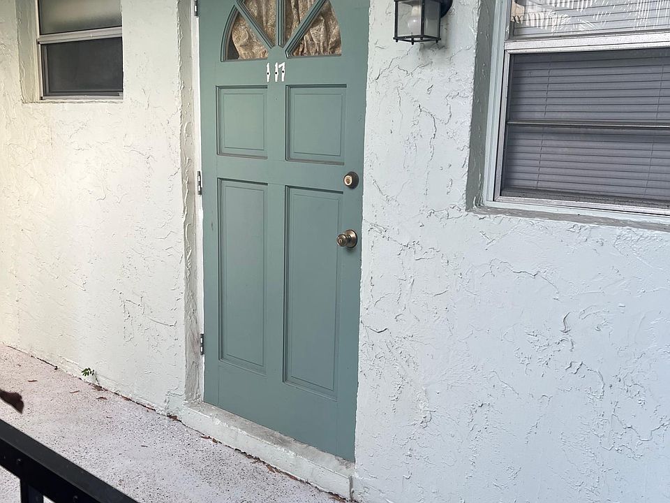 1st image of 117 Golf Villas Ct NW