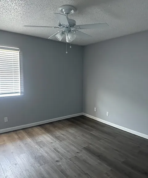 4215 Crow Rd — Photo 10