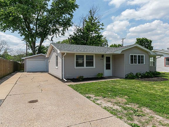 2nd image of 2306 9th St