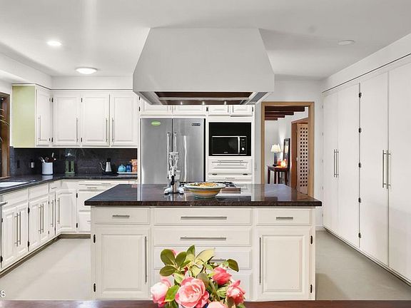 3rd image of 1350 Cuyama Rd