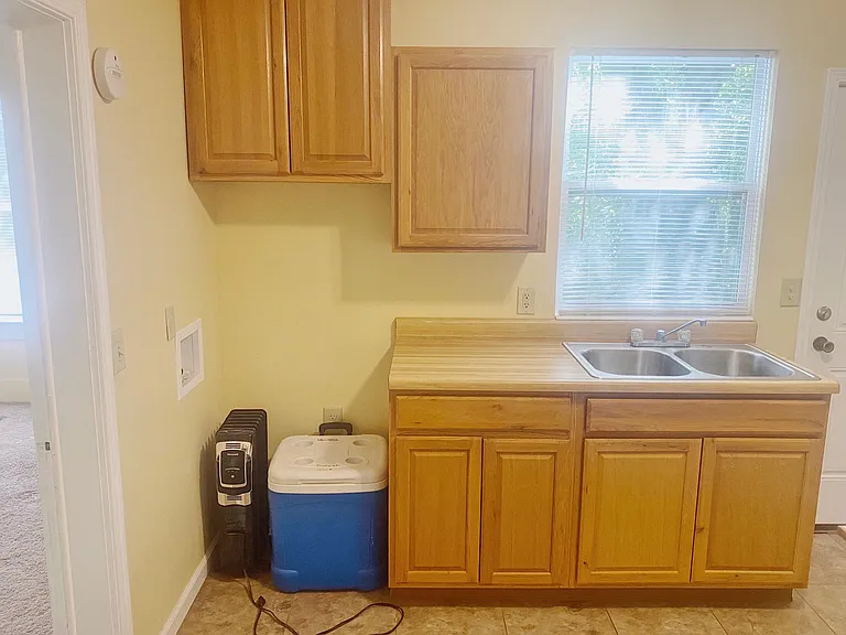 1127 Houston St — Photo 4