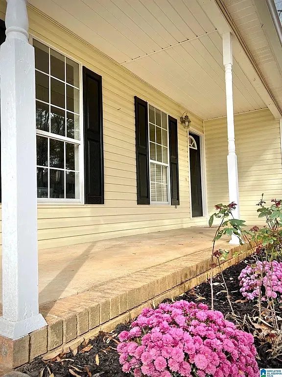 3 bed, 1890 sqft, $1,200 — Photo 2
