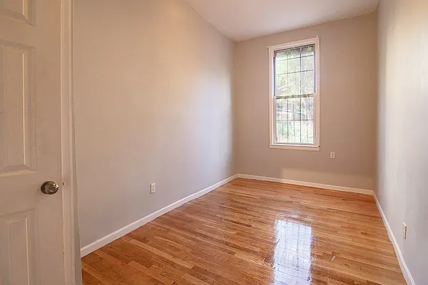 Rented by Isaac Silberstein, LREB | media 4