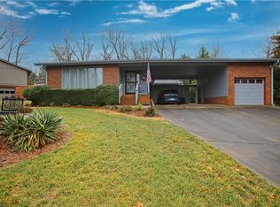 701 Ragsdale Rd, Jamestown, NC 27282