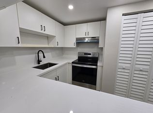 17120 SW 94th Ave APT 404, Palmetto Bay, FL 33157