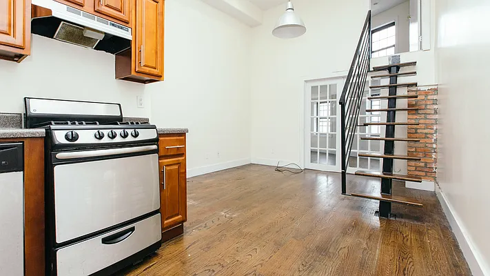 Rented by Nooklyn NYC LLC | media 7