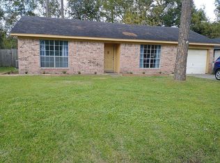 713 E Plum St, Angleton, TX 77515