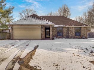 645 S Troy Pl, Springfield, MO 65802