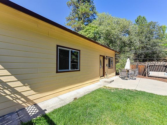 5th image of 3255 Francis Ave
