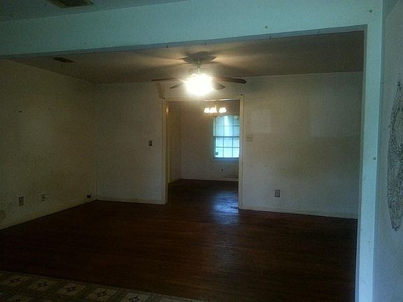 3rd image of 2931 Shady Park Dr