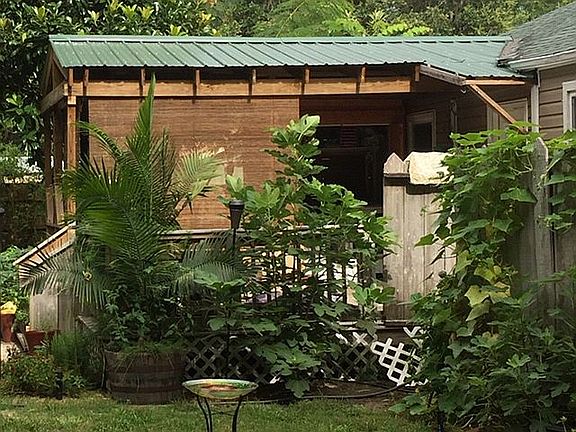 Outdoor living covered patio