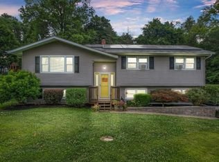 852 S Plank Rd, Slate Hill, NY 10973