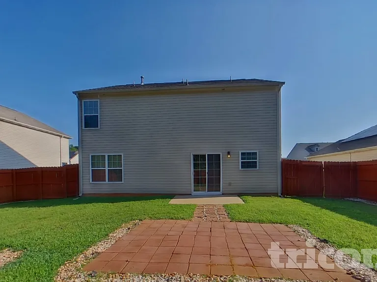 429 Victory Ln — Photo 15