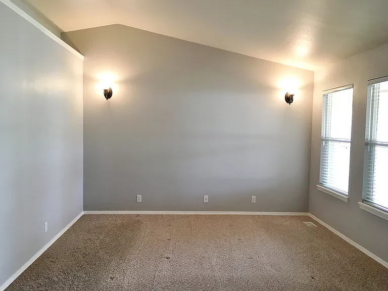 885 E Monarch St — Photo 21
