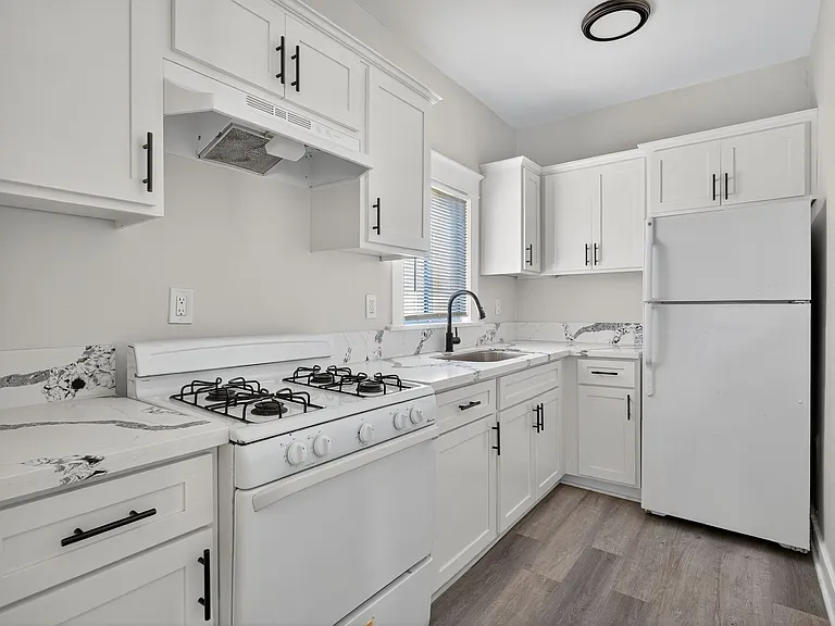 905 Cherry Ave. — Photo 9