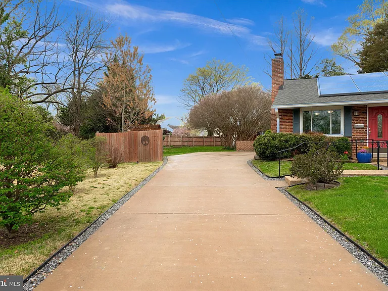 6327 Everglades Dr — Photo 4