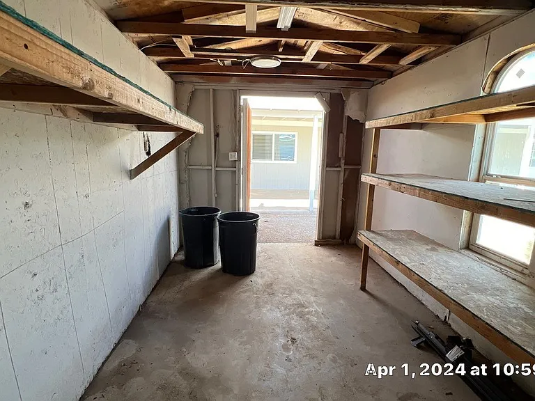 738 Swan Dr — Photo 32