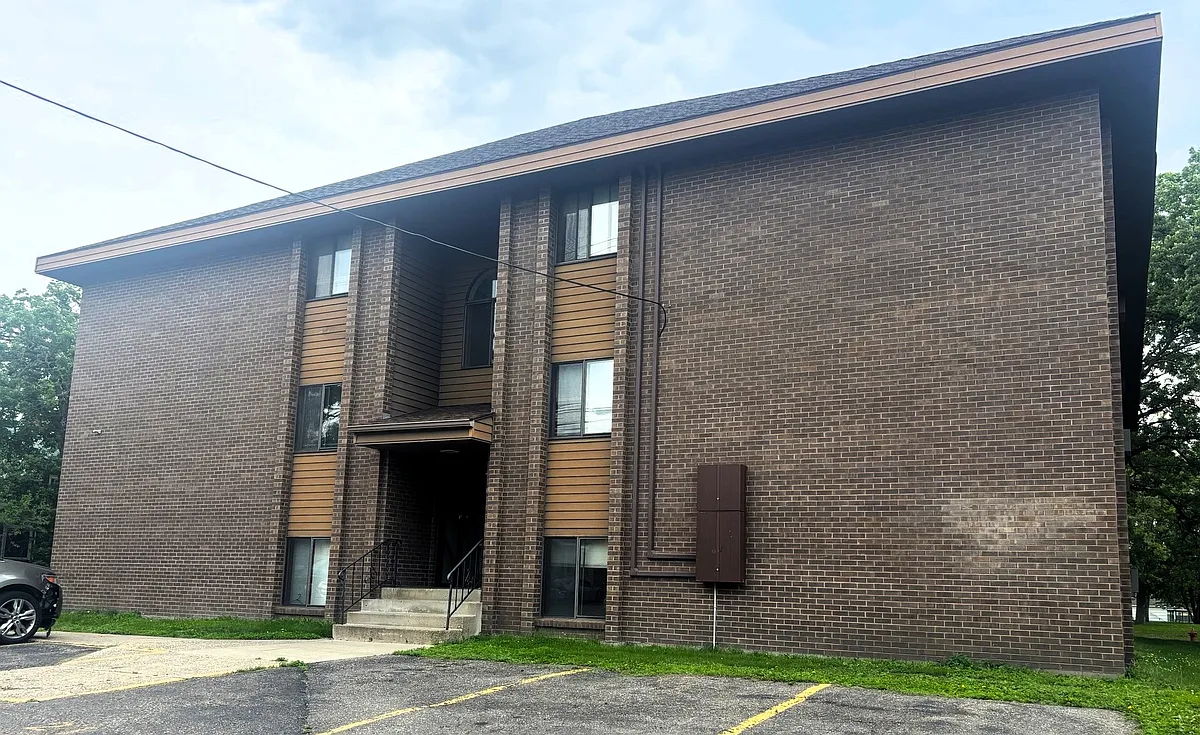 Building Photo - 817 6th Ave S