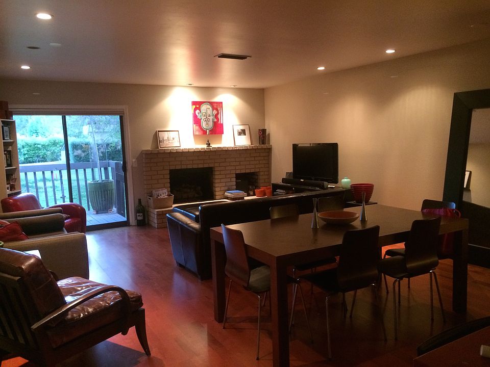 1st image of 139 Vineyard Cir