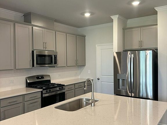 3rd image of 505 Hester Rd