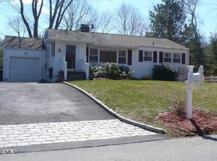 11 Powder Horn Rd, Norwalk, CT 06850