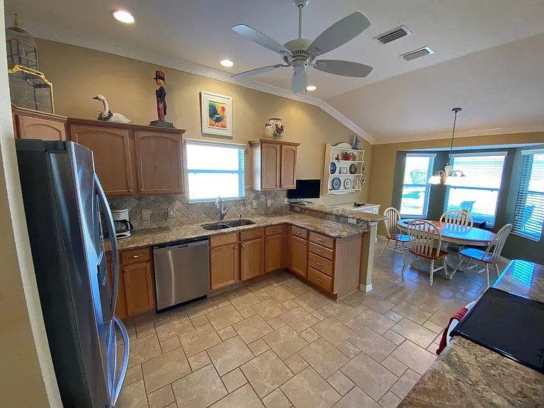 1135 Barker Way — Photo 13