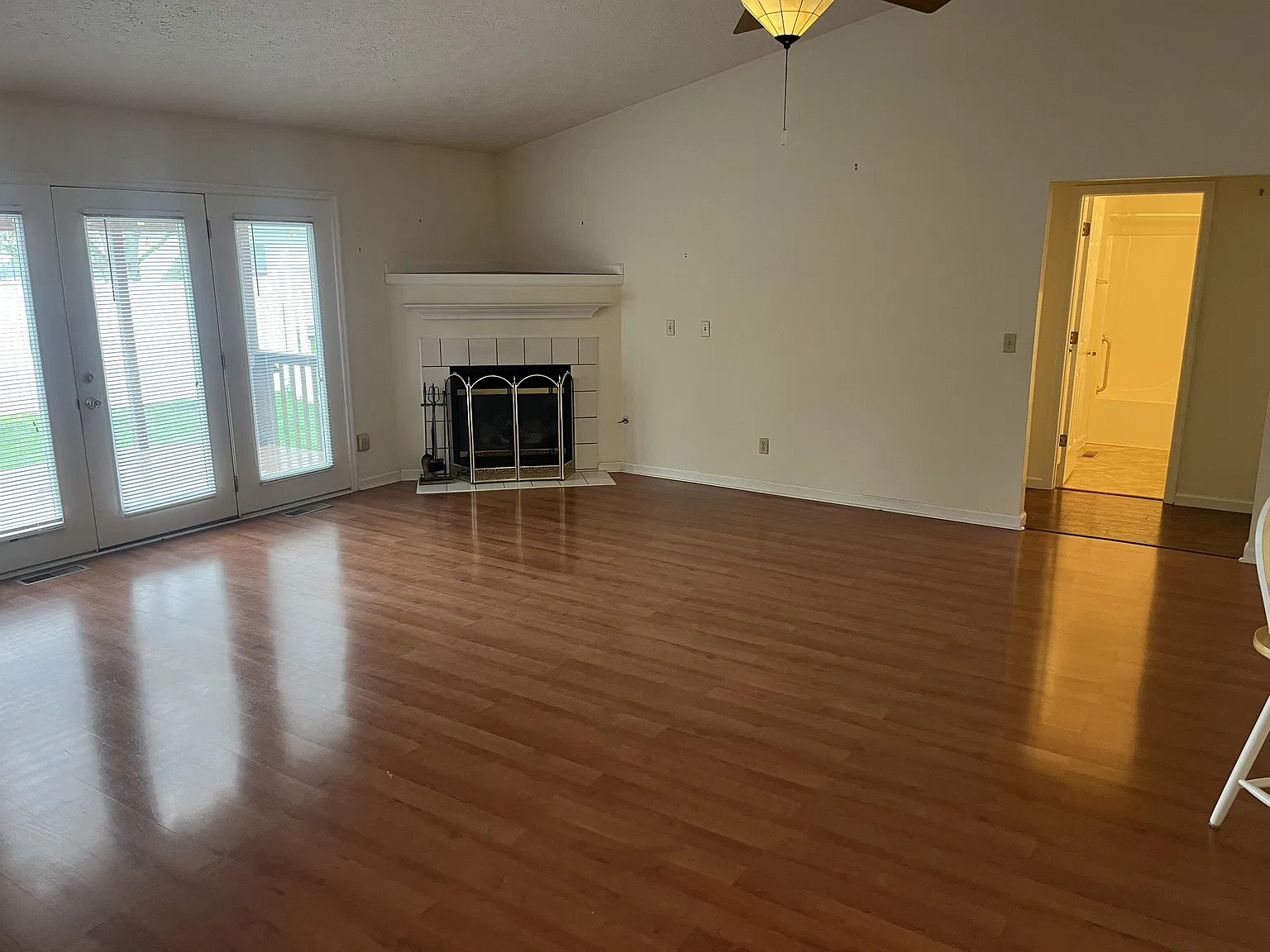 2735 Vada Lane - 2735 — Photo 3