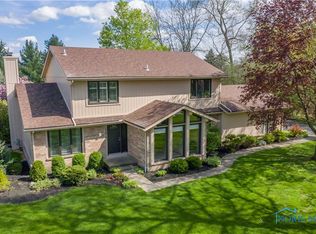 25874 Willowbend Rd, Perrysburg, OH 43551