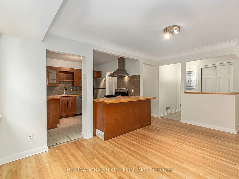 323 Lanark Ave N — Photo 11