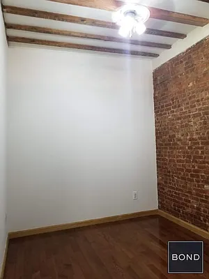 Rented by Bond New York | media 22