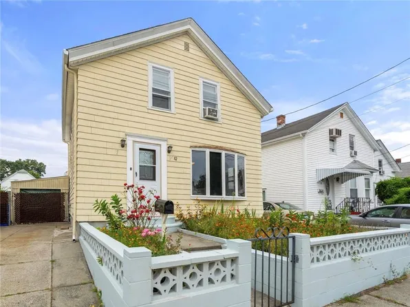 82 Ivy St, East Providence, RI 02914