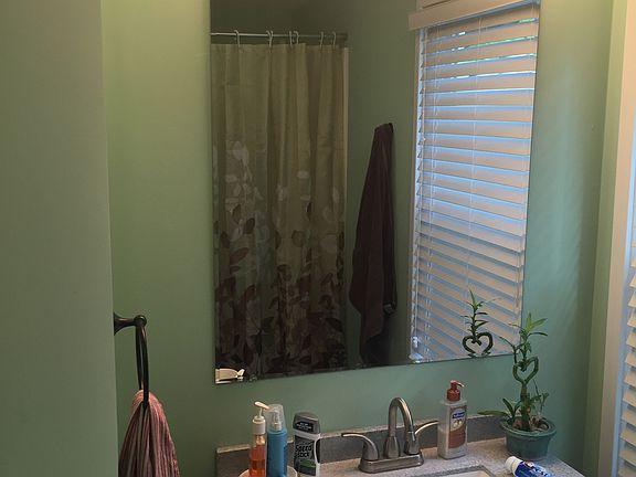 2nd image of 5658 Rosslyn Ave