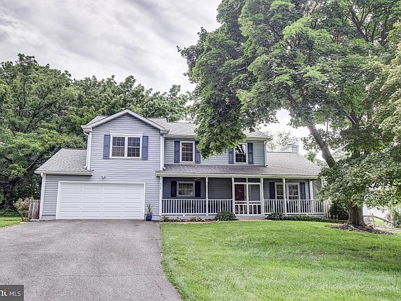 2nd image of 512 Paradise Ct