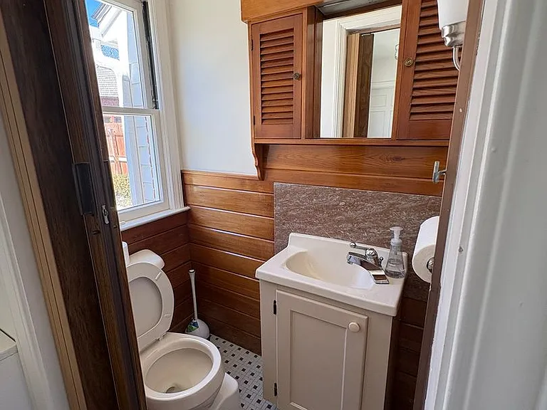 24975 Franklin Park Dr — Photo 20