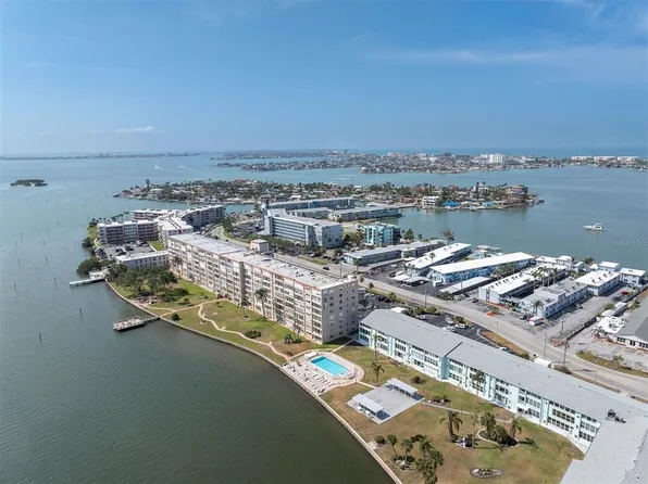 1847 Shore Dr S APT 203, South Pasadena, FL 33707