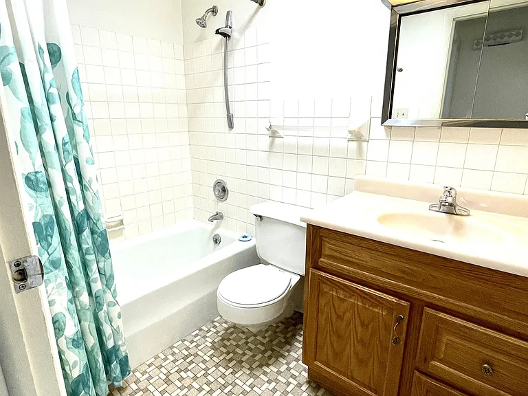 603 Union St #4 — Photo 5