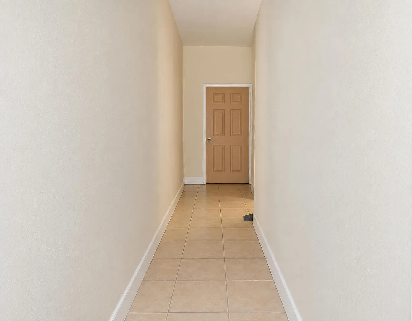 2 bed, 1.0 bath, 1196 sqft, $1,600 — Photo 2