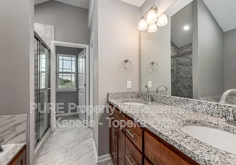 4766 Lakecrest Dr — Photo 12