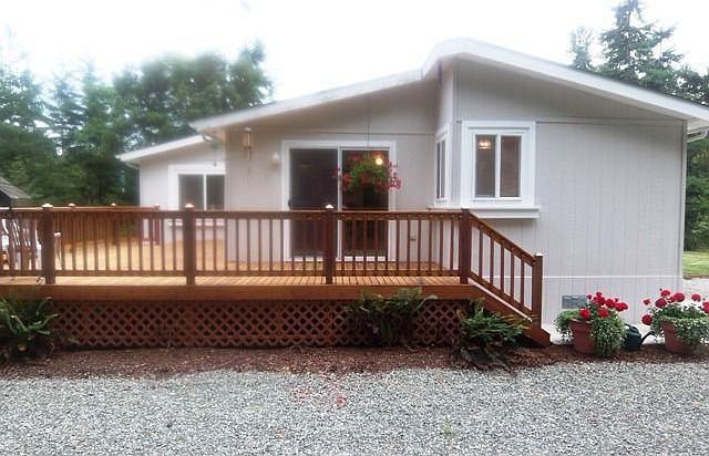 Front of the Home with nice deck 