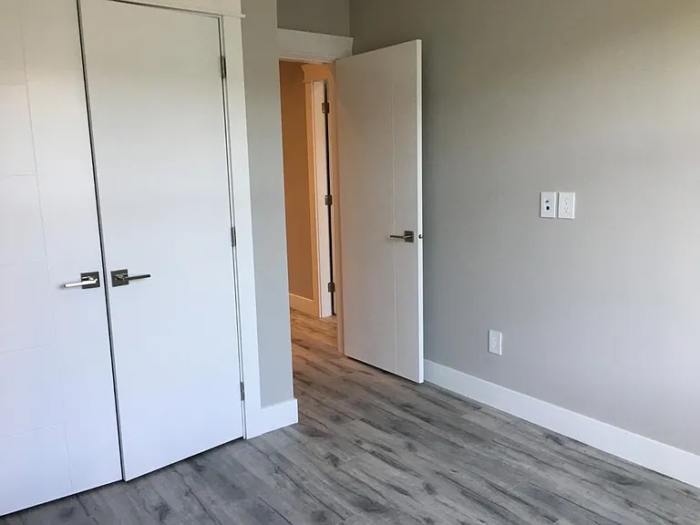 9560 Alexandra Rd #8 — Photo 13