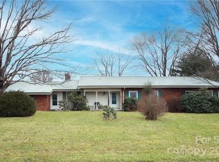 1124 Bailey St, Mars Hill, NC 28754