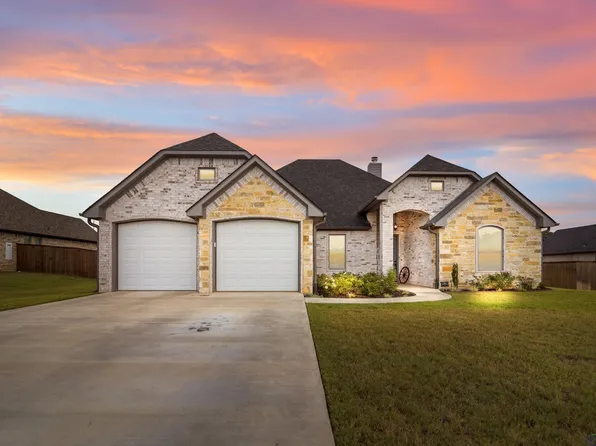 112 Saddle Brook Cir, Hallsville, TX 75650