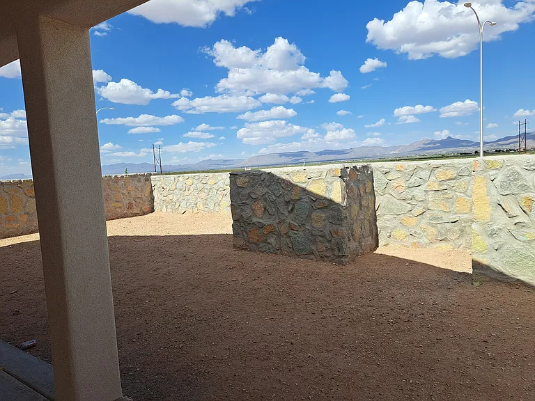 1040 San Cristobal Dr — Photo 16