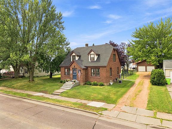 5th image of 205 Boardman Street