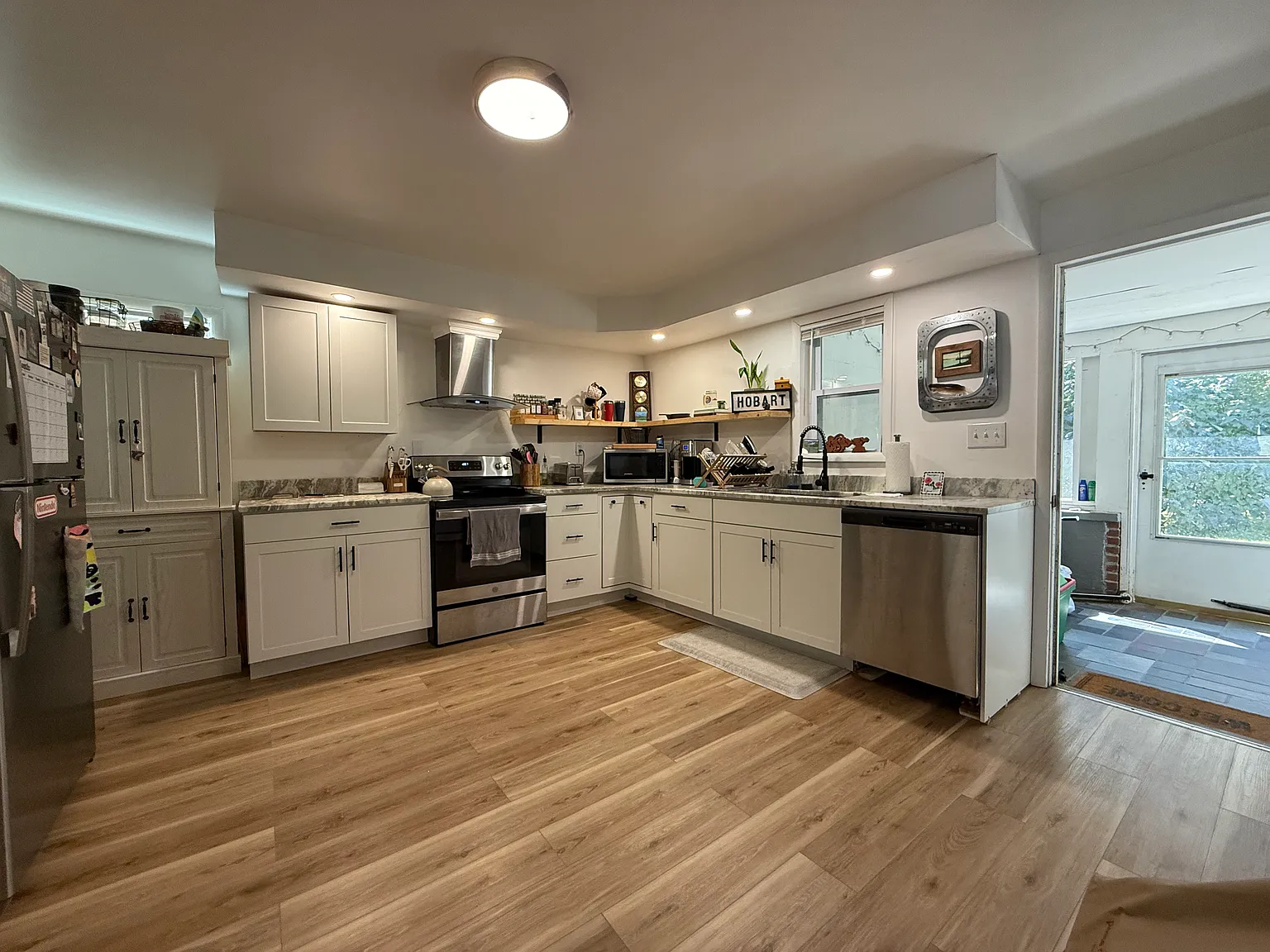 3 bed, $2,750 — Photo 1